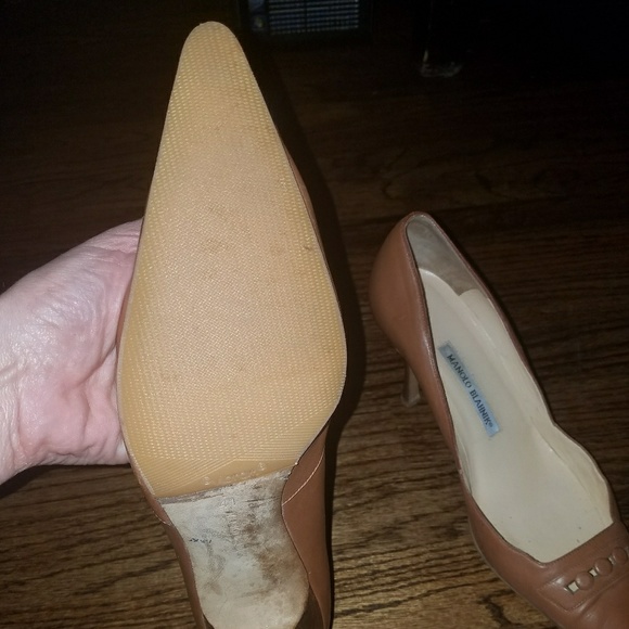 Manolo Blahnik Tan Pumps - Picture 3 of 5